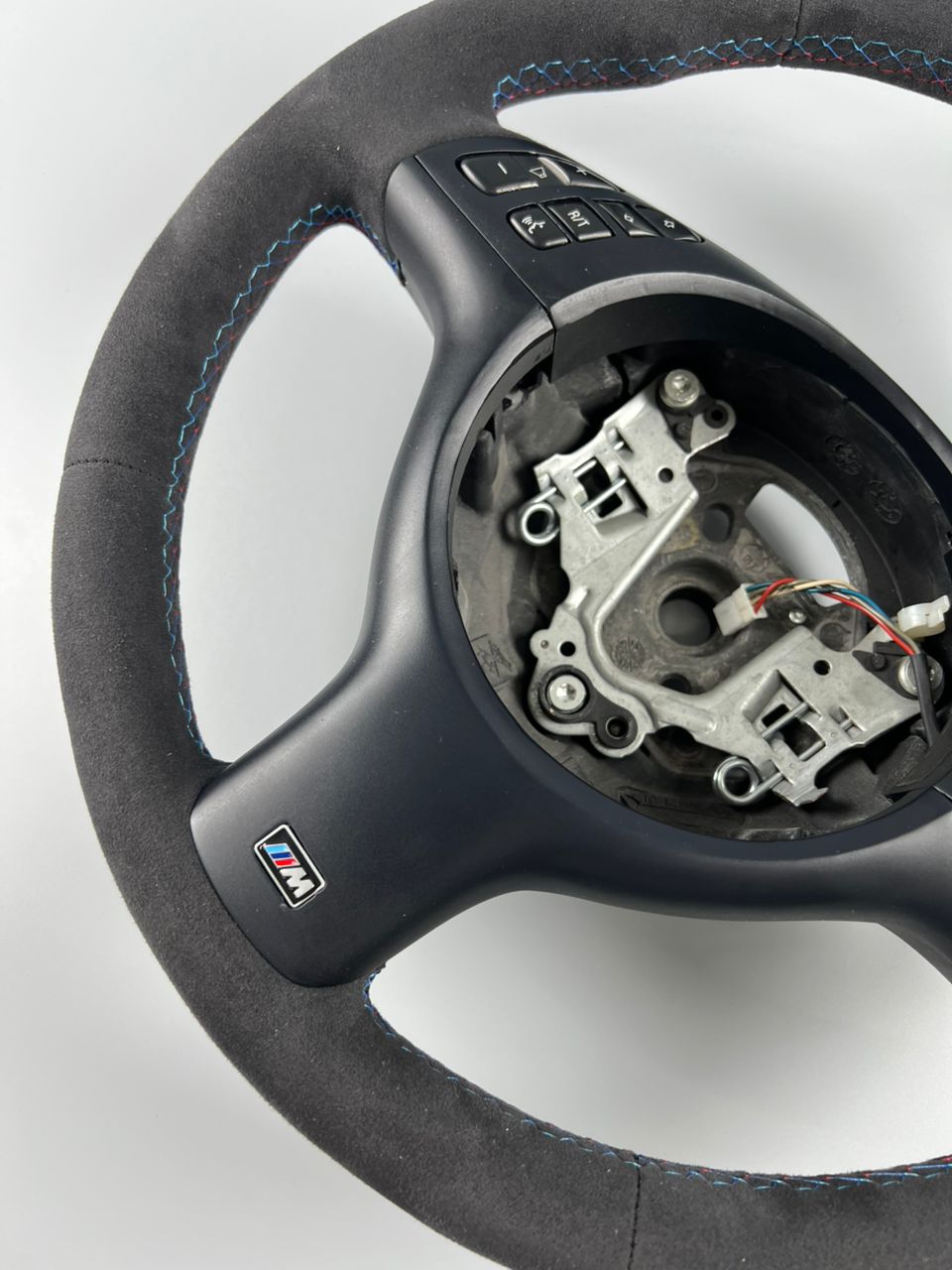 P1 BMW E4x Alcantara Steering Wheel