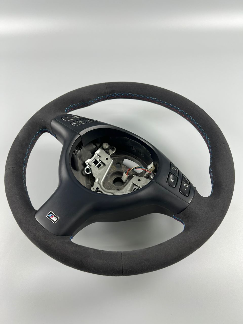 P1 BMW E4x Alcantara Steering Wheel
