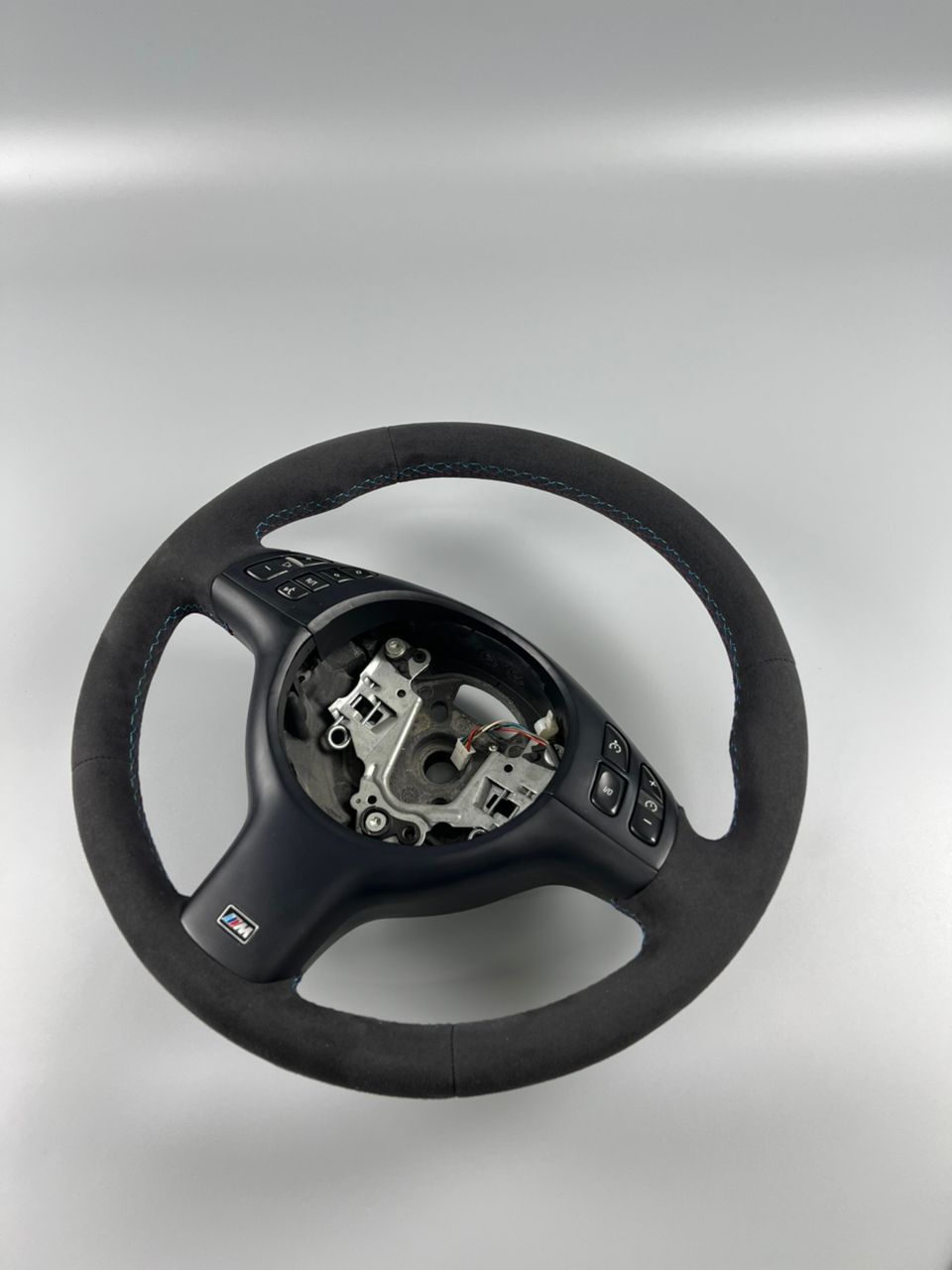 P1 BMW E4x Alcantara Steering Wheel
